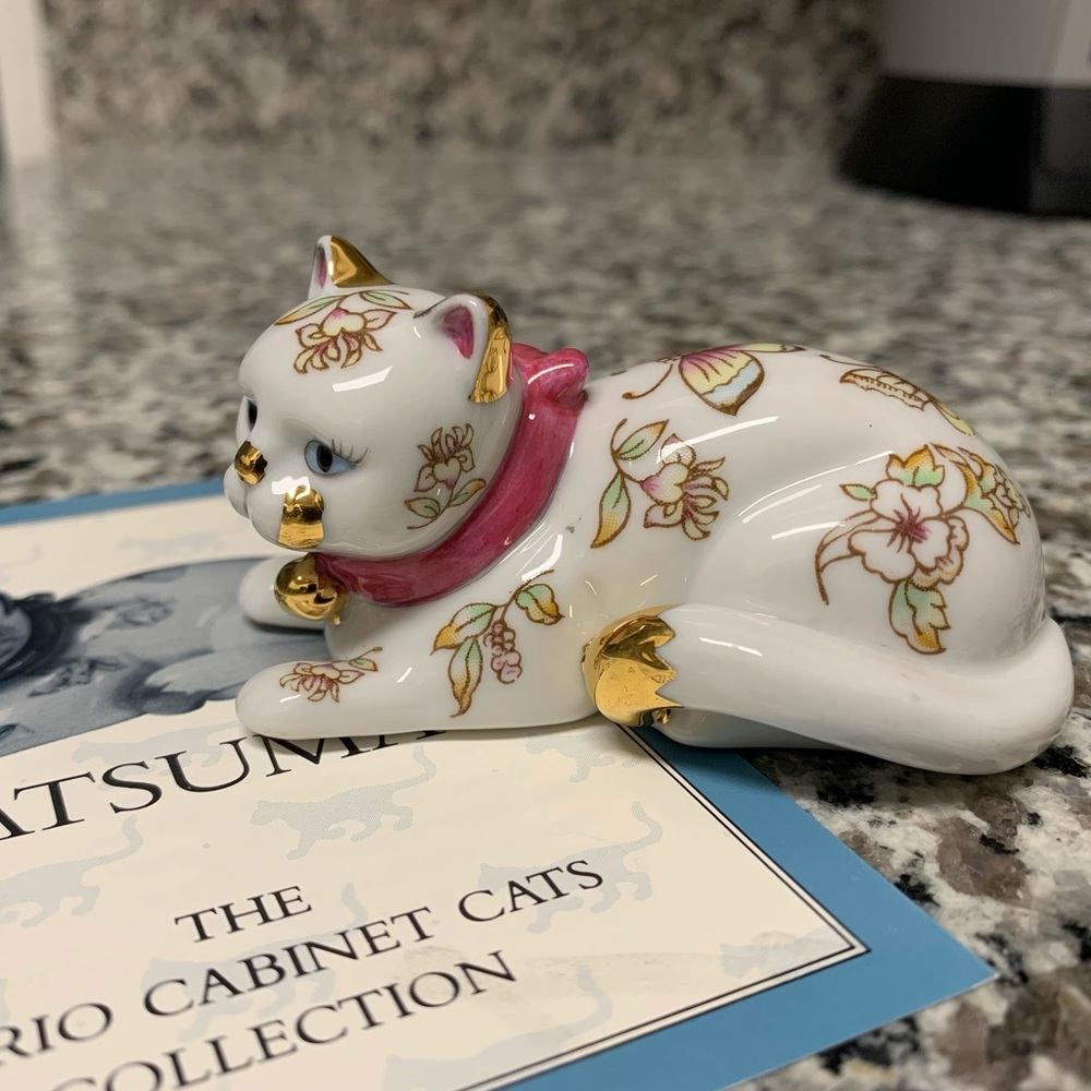 Satsuma The Curio Cabinet Cats Collection